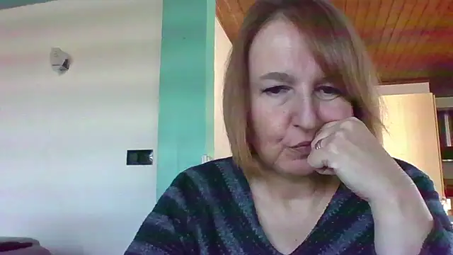 Snapshot of Sandcoq chatting on 11/05/25, 10:07 Sandcoq online show from 11/05/25, 10:07