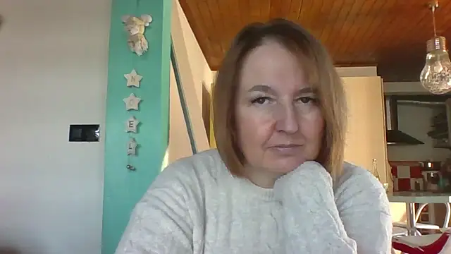 Snapshot of Sandcoq chatting on 12/15/25, 09:59 Sandcoq online show from 12/15/25, 09:59