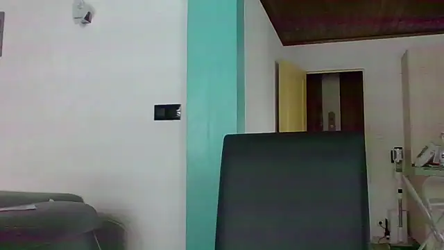 Snapshot of Sandcoq chatting on 11/26/25, 01:22 Sandcoq online show from 11/26/25, 01:22