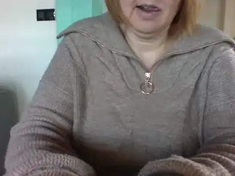 Snapshot of Sandcoq chatting on 01/21/25, 02:48 Sandcoq online show from 01/21/25, 02:48