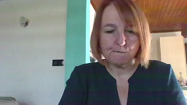 Snapshot of Sandcoq chatting on 10/10/25, 12:28 Sandcoq online show from 10/10/25, 12:28