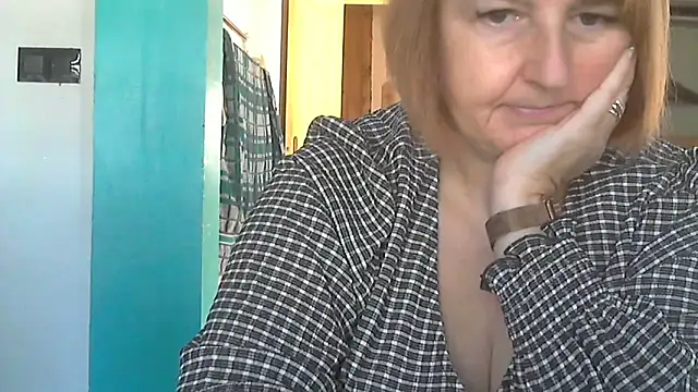 Snapshot of Sandcoq chatting on 10/02/25, 08:40 Sandcoq online show from 10/02/25, 08:40