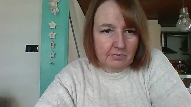 Snapshot of Sandcoq chatting on 12/16/25, 09:24 Sandcoq online show from 12/16/25, 09:24