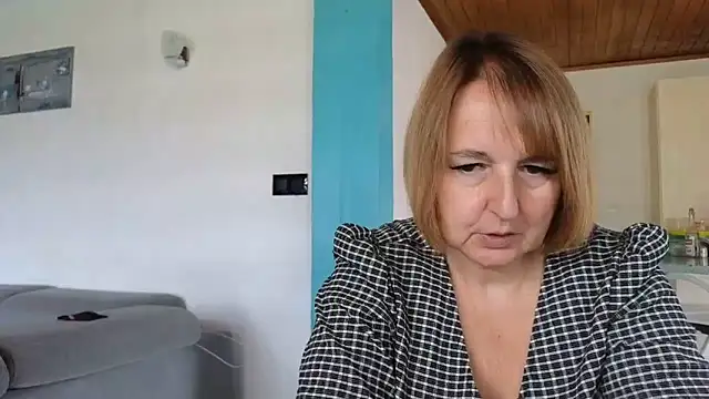 Snapshot of Sandcoq chatting on 06/10/26, 08:04 Sandcoq online show from 06/10/26, 08:04