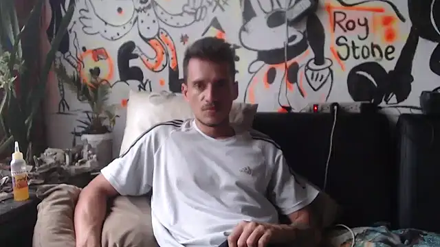 roystonee01 online show from 03/18/26, 10:10