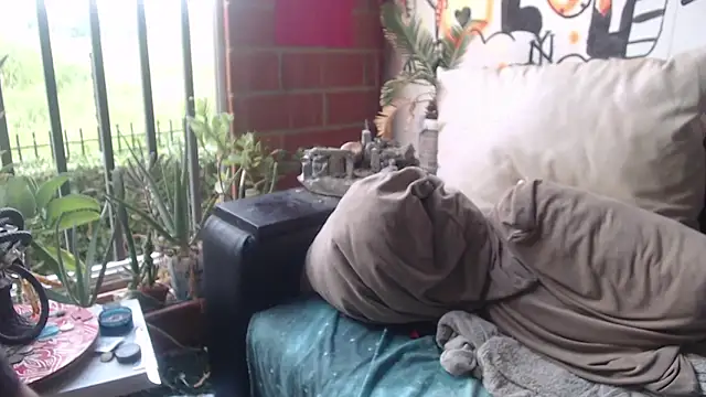 roystonee01 online show from 11/08/25, 11:14