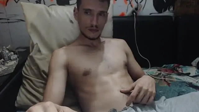 roystonee01 online show from 11/22/25, 06:34