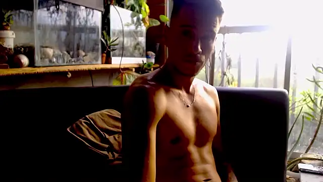 Snapshot of roystonee01 chatting on 01/09/26, 10:06 roystonee01 online show from 01/09/26, 10:06