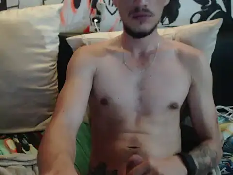 roystonee01 online show from 10/19/25, 09:56