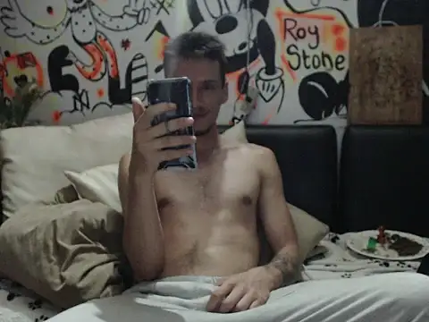 roystonee01 online show from 09/27/25, 02:28