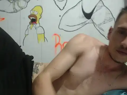 roystonee01 online show from 11/05/25, 03:20