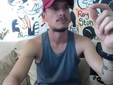 roystonee01 online show from 09/25/25, 05:08