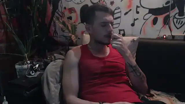 roystonee01 online show from 04/14/26, 01:54