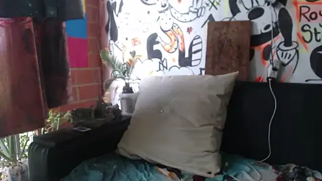 roystonee01 online show from 11/09/25, 01:26