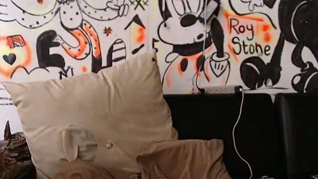 Snapshot of roystonee01 chatting on 01/31/26, 09:02 roystonee01 online show from 01/31/26, 09:02