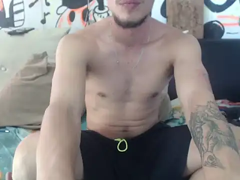 roystonee01 online show from 10/25/25, 05:13