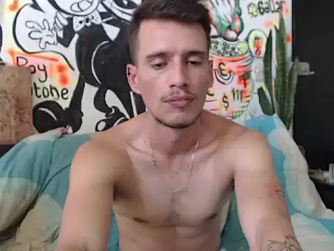 roystonee01 online show from 09/14/25, 02:28