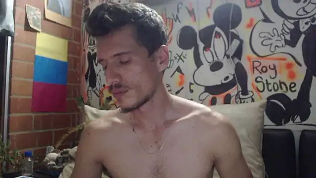 roystonee01 online show from 10/28/25, 01:39