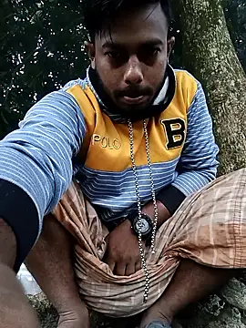 Snapshot of arafat_mia chatting on 12/21/25, 12:46 arafat mia online show from 12/21/25, 12:46