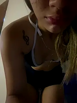 Carolinen online show from 10/27/25, 05:19