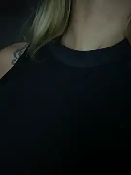 Carolinen online show from 02/12/25, 04:33