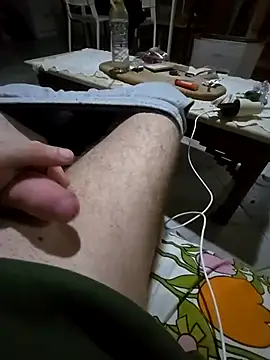 Snapshot of Alexxxmaster1312 chatting on 12/13/25, 09:32 Alexxxmaster1312 online show from 12/13/25, 09:32