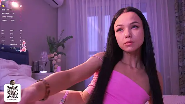 SynneFrary online show from 12/04/25, 06:12