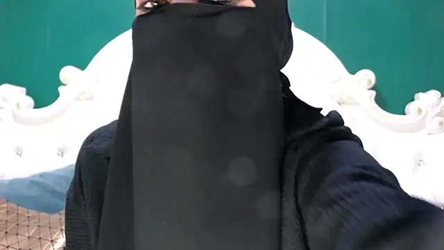 Snapshot of Hajar_Kar chatting on 02/26/25, 05:24 Hajar Kar online show from 02/26/25, 05:24