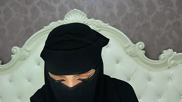 Snapshot of Hajar_Kar chatting on 09/30/25, 08:09 Hajar Kar online show from 09/30/25, 08:09