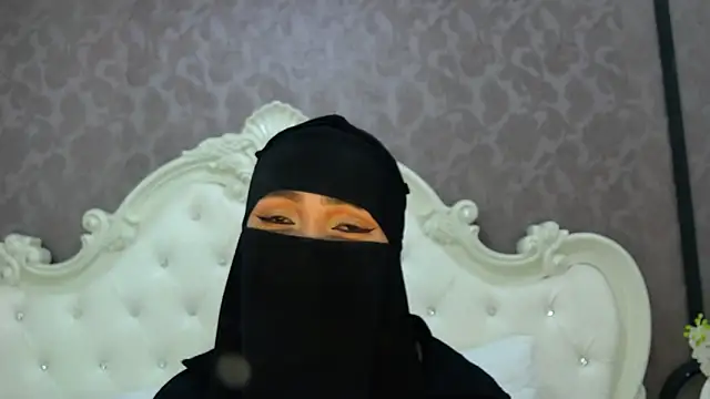 Snapshot of Hajar_Kar chatting on 10/13/25, 07:43 Hajar Kar online show from 10/13/25, 07:43