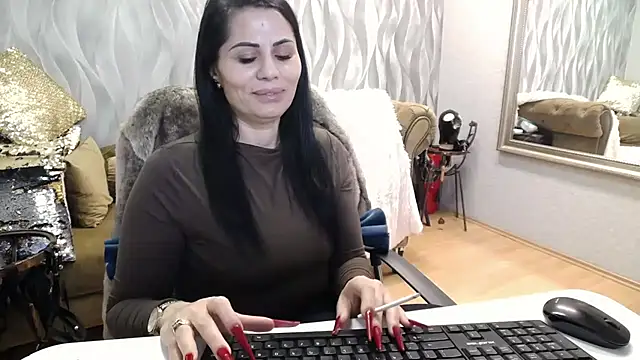 Snapshot of Sara_Poison chatting on 11/08/25, 03:21 Sara Poison online show from 11/08/25, 03:21