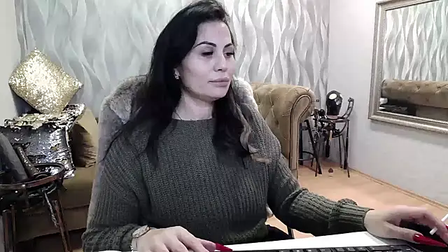 Sara Poison online show from 10/04/25, 02:24