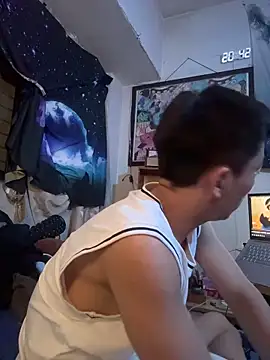 Snapshot of ex199212 chatting on 06/04/26, 12:43 ex199212 online show from 06/04/26, 12:43