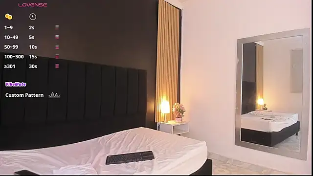 Snapshot of sweetsofia18 chatting on 11/21/25, 10:53 sweetsofia18 online show from 11/21/25, 10:53