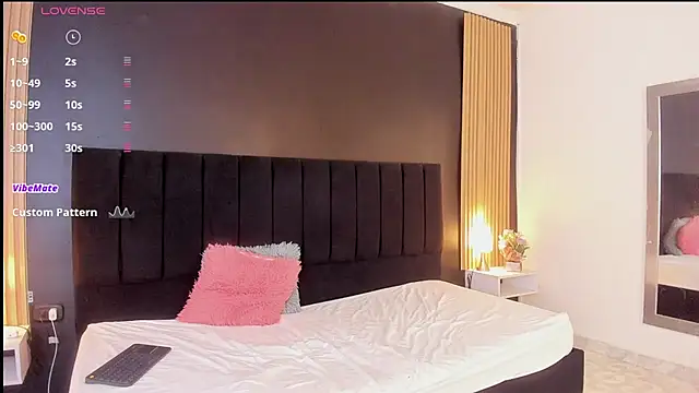 Snapshot of sweetsofia18 chatting on 10/24/25, 10:58 sweetsofia18 online show from 10/24/25, 10:58