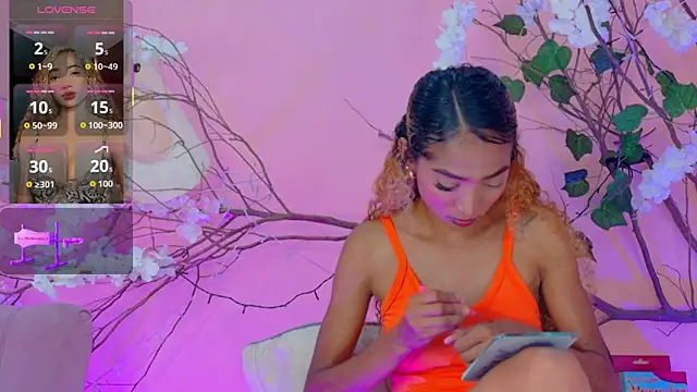 Charlotte Love10 online show from 04/08/26, 08:54