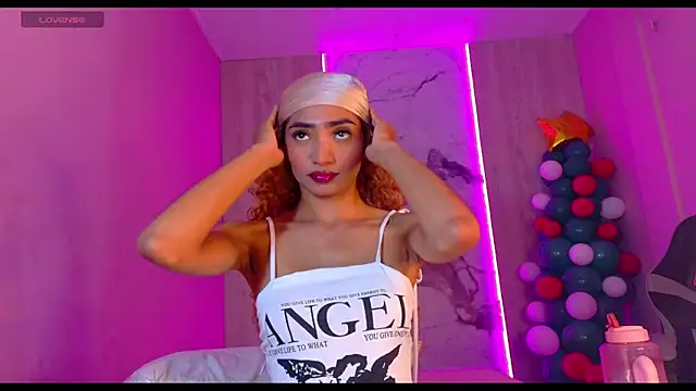 Charlotte Love10 online show from 12/14/25, 05:24