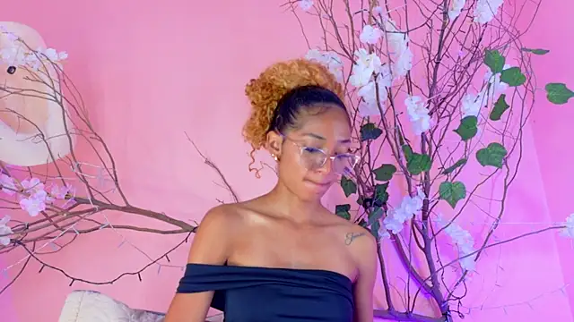 Charlotte Love10 online show from 04/05/26, 11:39