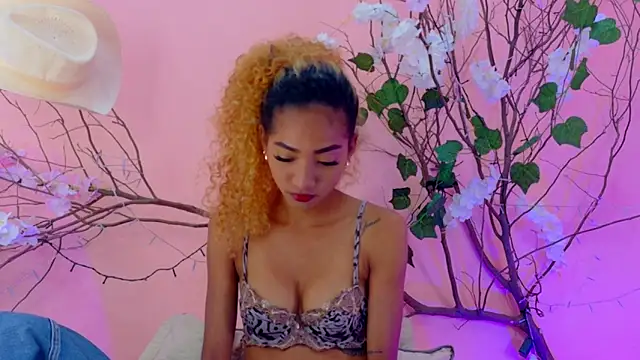 Charlotte Love10 online show from 04/04/26, 01:17