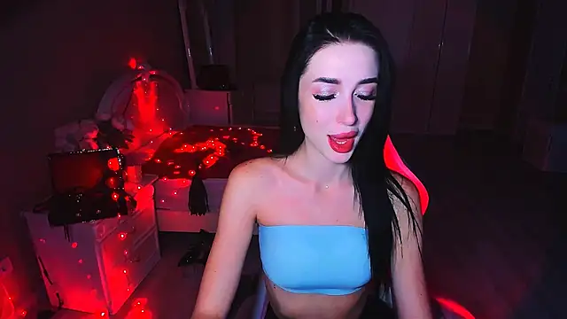 Snapshot of lovely_desire chatting on 10/14/25, 08:15 lovely desire online show from 10/14/25, 08:15