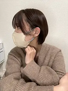 Snapshot of -x_MIU_x chatting on 03/18/25, 10:17 -x MIU x online show from 03/18/25, 10:17