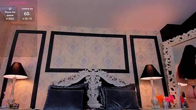 Snapshot of ImSophiie chatting on 03/08/25, 11:18 ImSophiie online show from 03/08/25, 11:18