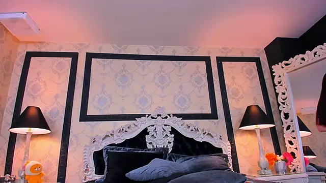 Snapshot of ImSophiie chatting on 02/07/25, 01:58 ImSophiie online show from 02/07/25, 01:58