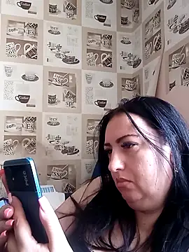 Snapshot of Veronica-Celie chatting on 10/04/25, 12:17 Veronica-Celie online show from 10/04/25, 12:17