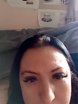 Snapshot of Veronica-Celie chatting on 10/06/25, 07:31 Veronica-Celie online show from 10/06/25, 07:31