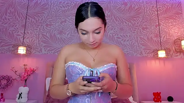 EmilyCollinss1 online show from 06/04/26, 07:24