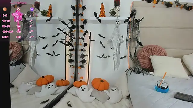 Mollymoon1 online show from 10/29/25, 10:09