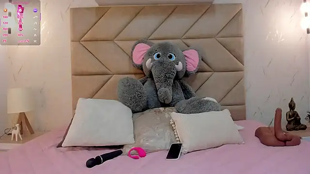 Mollymoon1 online show from 11/21/25, 08:30