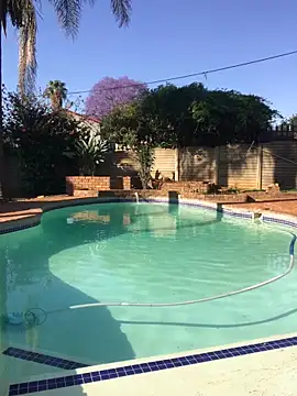 Pearl 00 online show from 10/25/25, 02:17