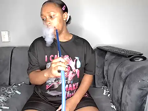 Pearl 00 online show from 11/14/25, 08:34